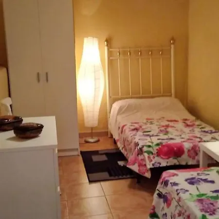 Estudi En Per A 4p Piscina Privada דירה בגור